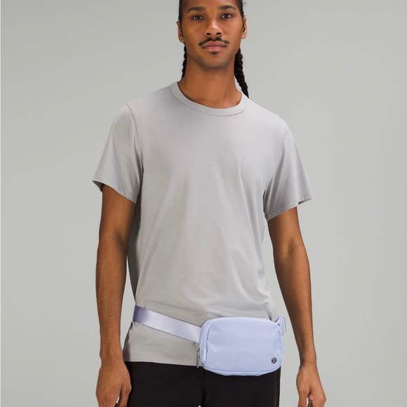 NWT Lululemon Everywhere Belt Bag Pastel Blue - Picture 10 of 10